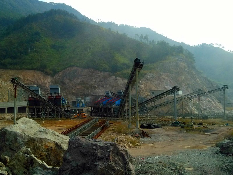 破碎篩分場(chǎng)地