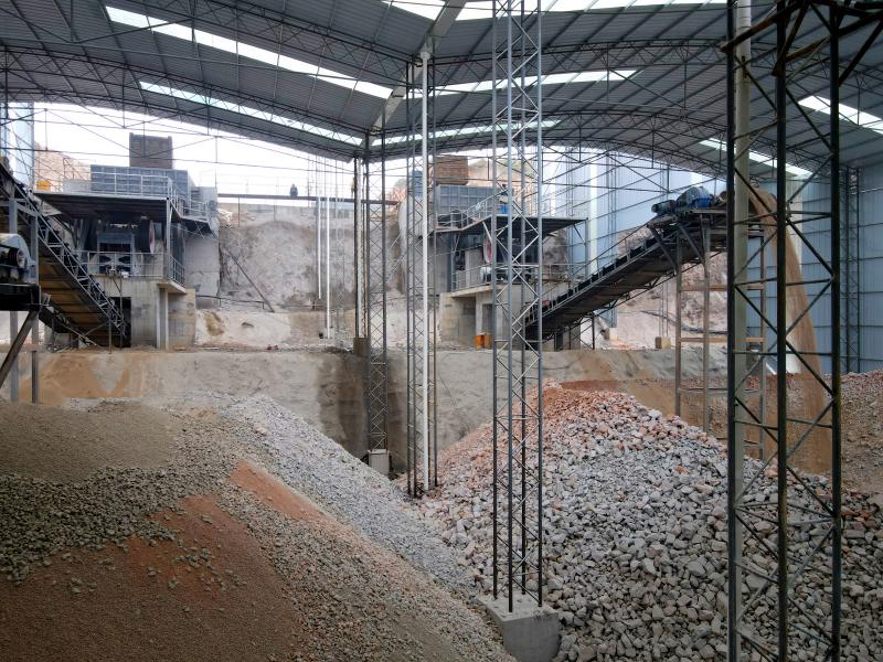 石英砂顎式破碎機(jī) 石英砂顎式破碎機(jī)