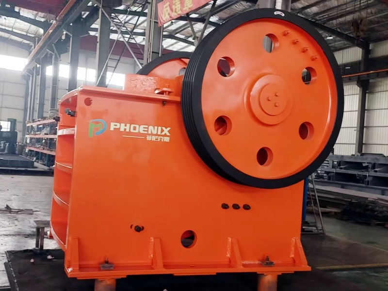 菲尼克斯礦山設(shè)備助力新疆客戶高效生產(chǎn)—喂料機(jī)、顎式破碎機(jī)等設(shè)備成功發(fā)貨